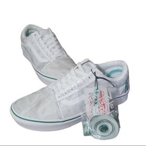 Vans x Crayola Comfycush Old Skool White Sneakers 10